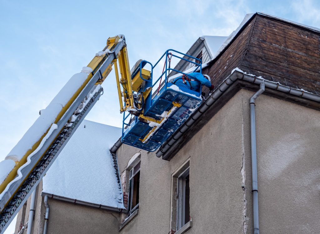 replacing roof in winter