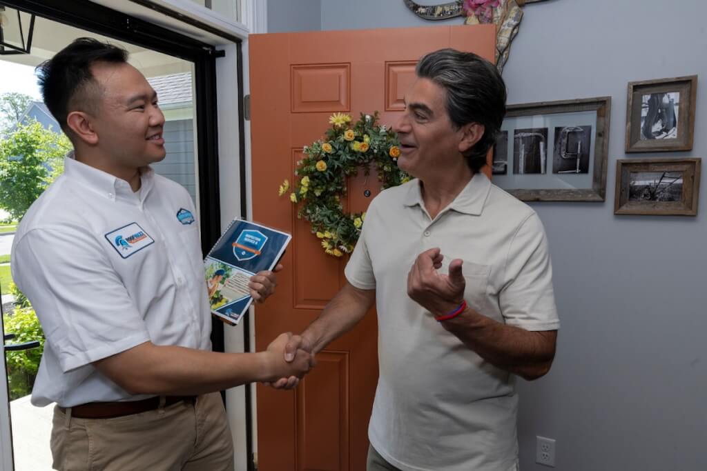 A Roof Maxx dealer from Ohio introduces himself to a customer.